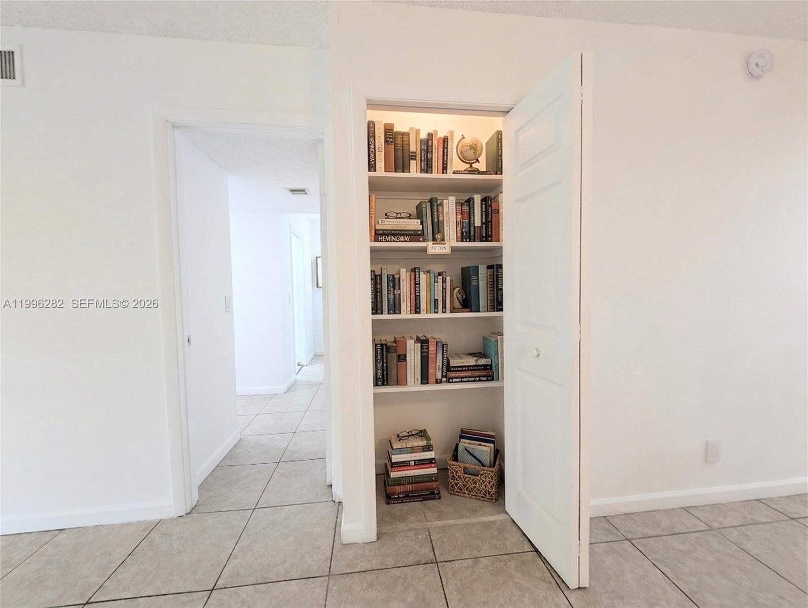 Real estate property located at 310 Lakeview Dr #105, Broward, Racquet Club Apts At Bona, Weston, FL