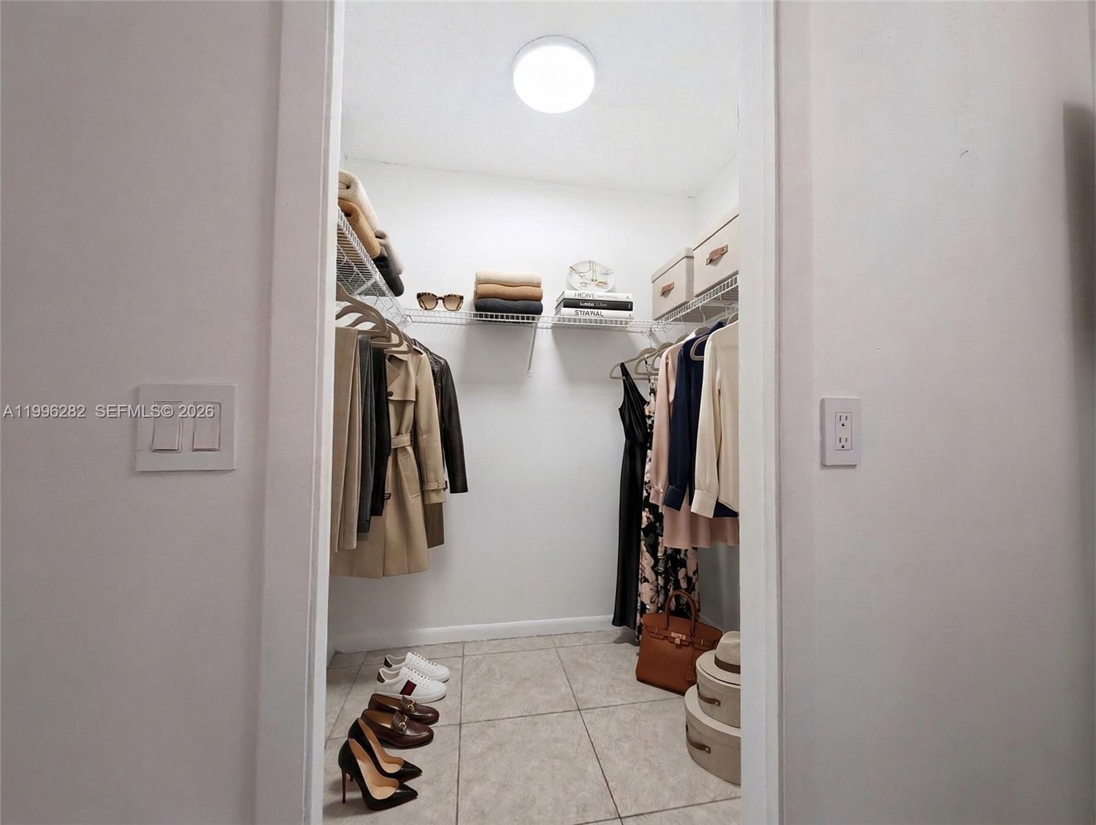 Real estate property located at 310 Lakeview Dr #105, Broward, Racquet Club Apts At Bona, Weston, FL