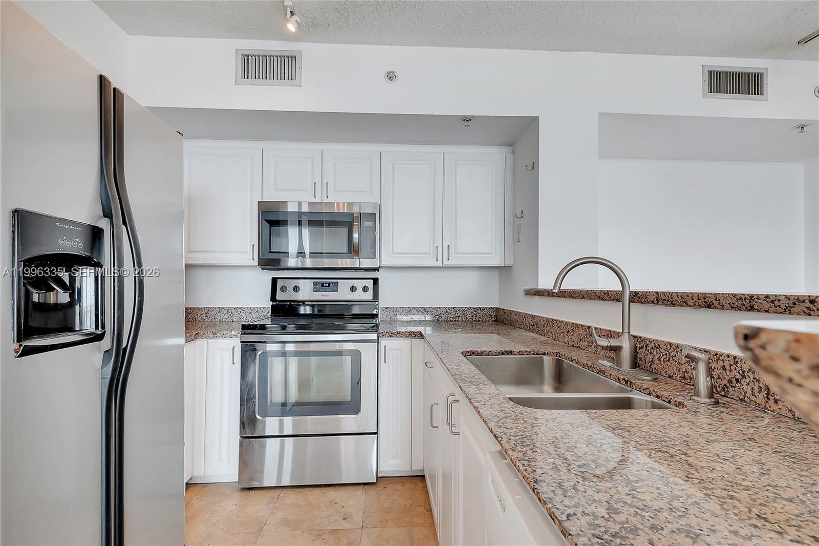 Real estate property located at 90 Alton Rd #1409, Miami-dade, Yacht Club At Portofino, Miami Beach, FL