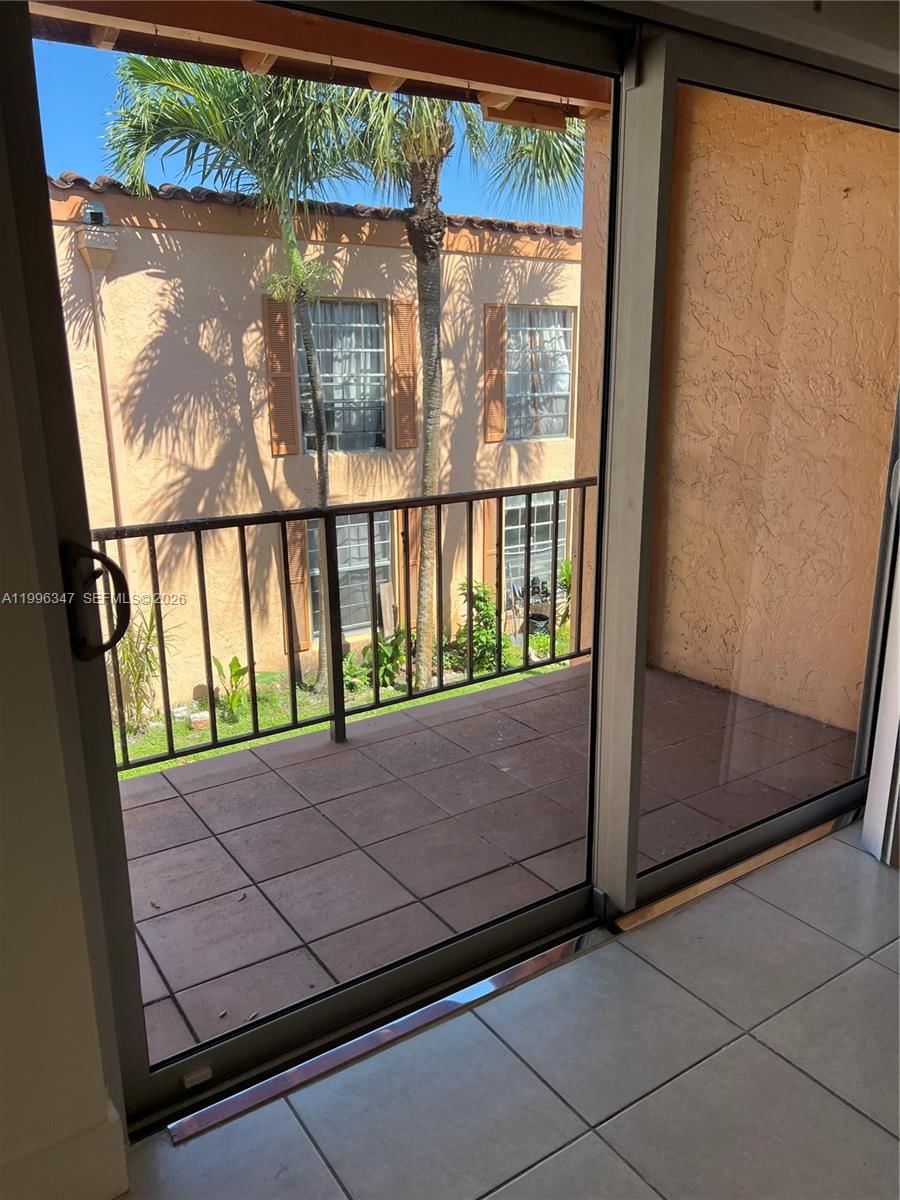 Real estate property located at 7160 Fairway Dr J16, Miami-dade, Cypress Village Condo, Miami Lakes, FL