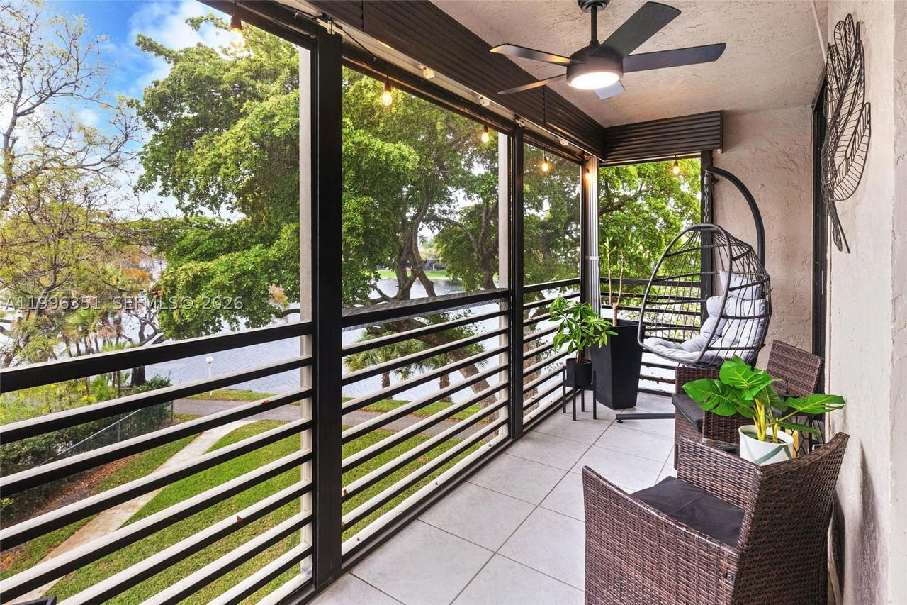 Real estate property located at 1101 Colony Point Cir #301, Broward, Colony Point 4 Condo, Pembroke Pines, FL