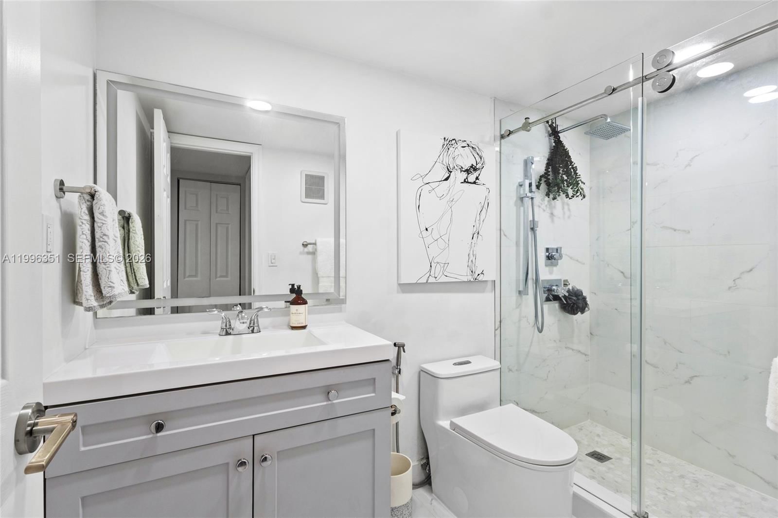 Real estate property located at 1101 Colony Point Cir #301, Broward, Colony Point 4 Condo, Pembroke Pines, FL