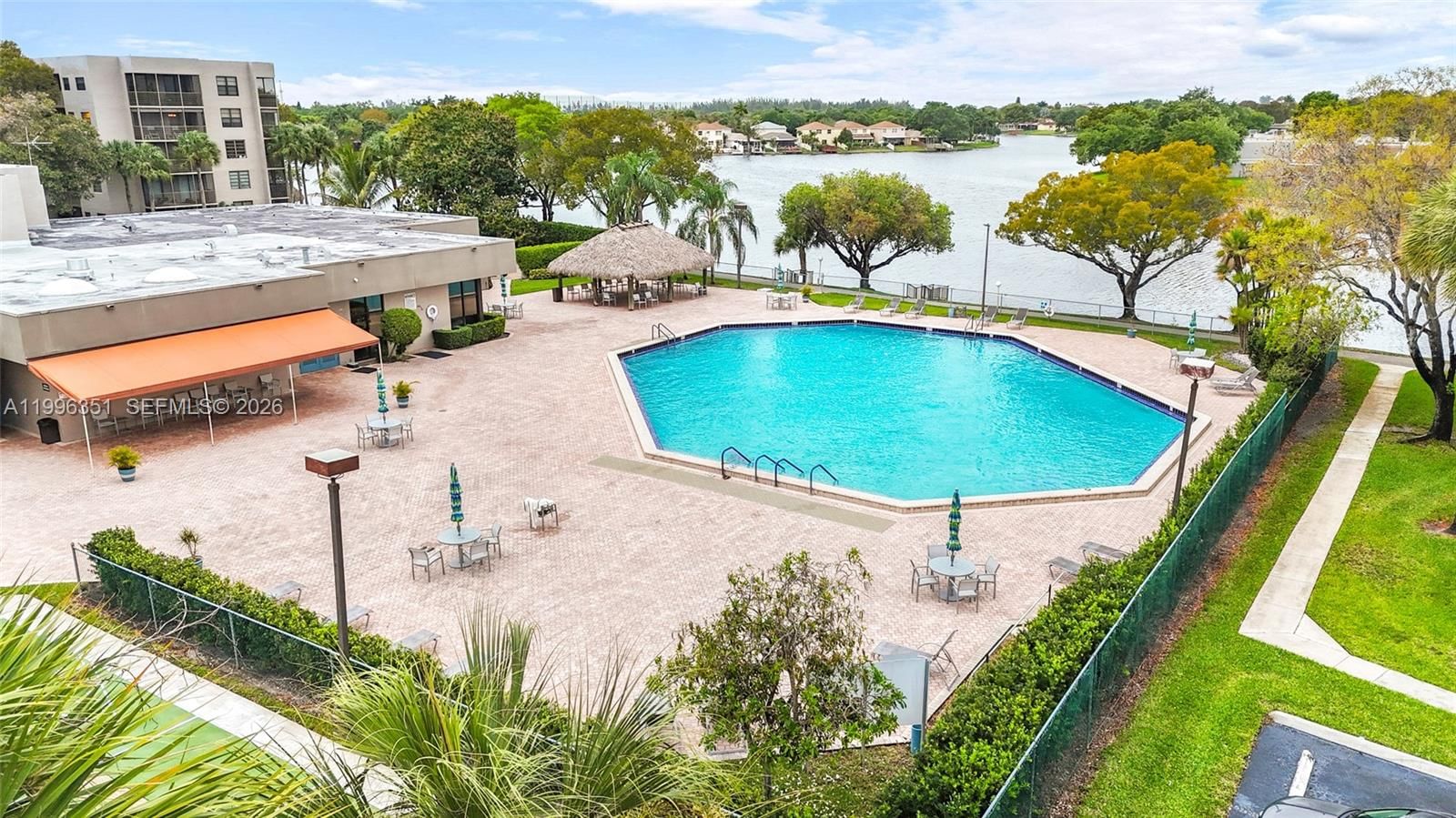 Real estate property located at 1101 Colony Point Cir #301, Broward, Colony Point 4 Condo, Pembroke Pines, FL