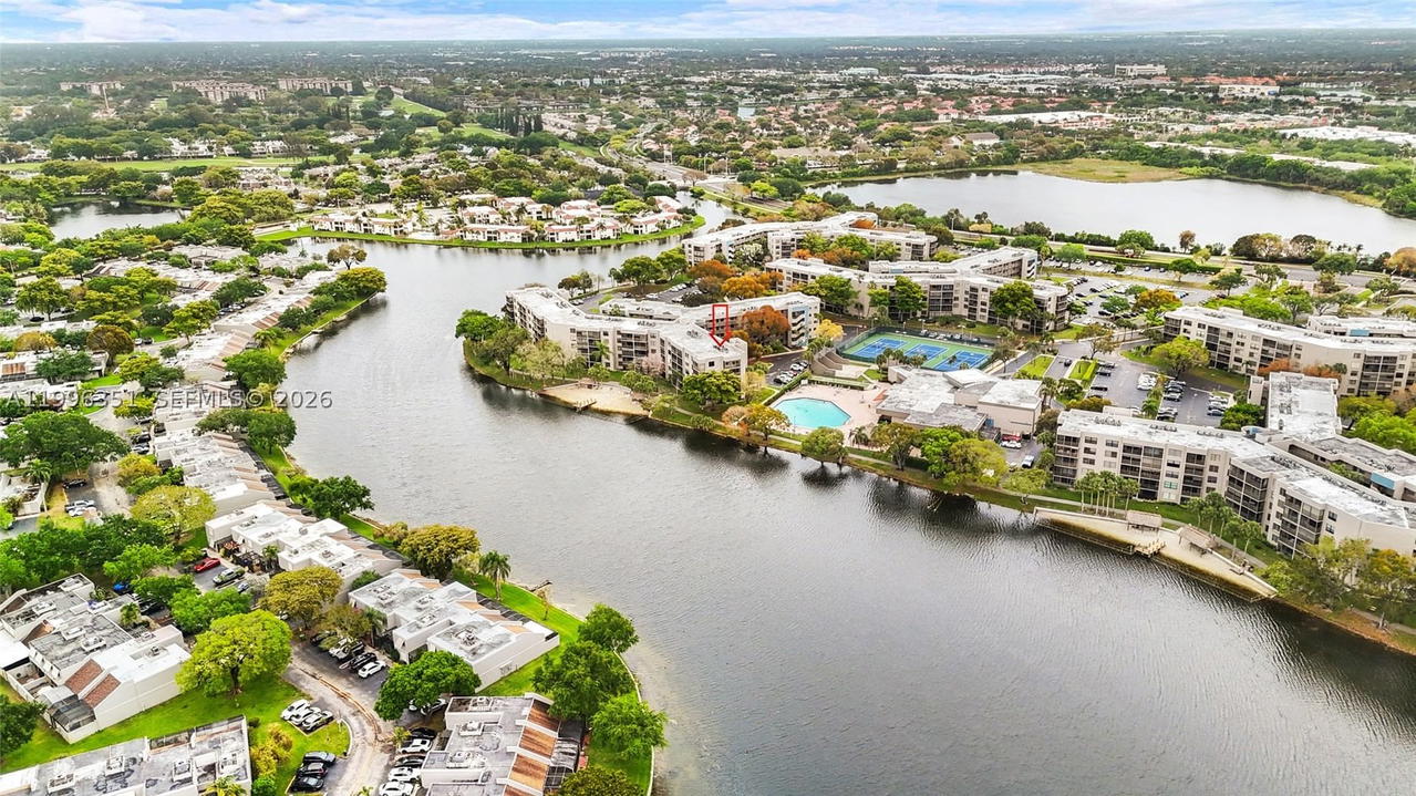 Real estate property located at 1101 Colony Point Cir #301, Broward, Colony Point 4 Condo, Pembroke Pines, FL