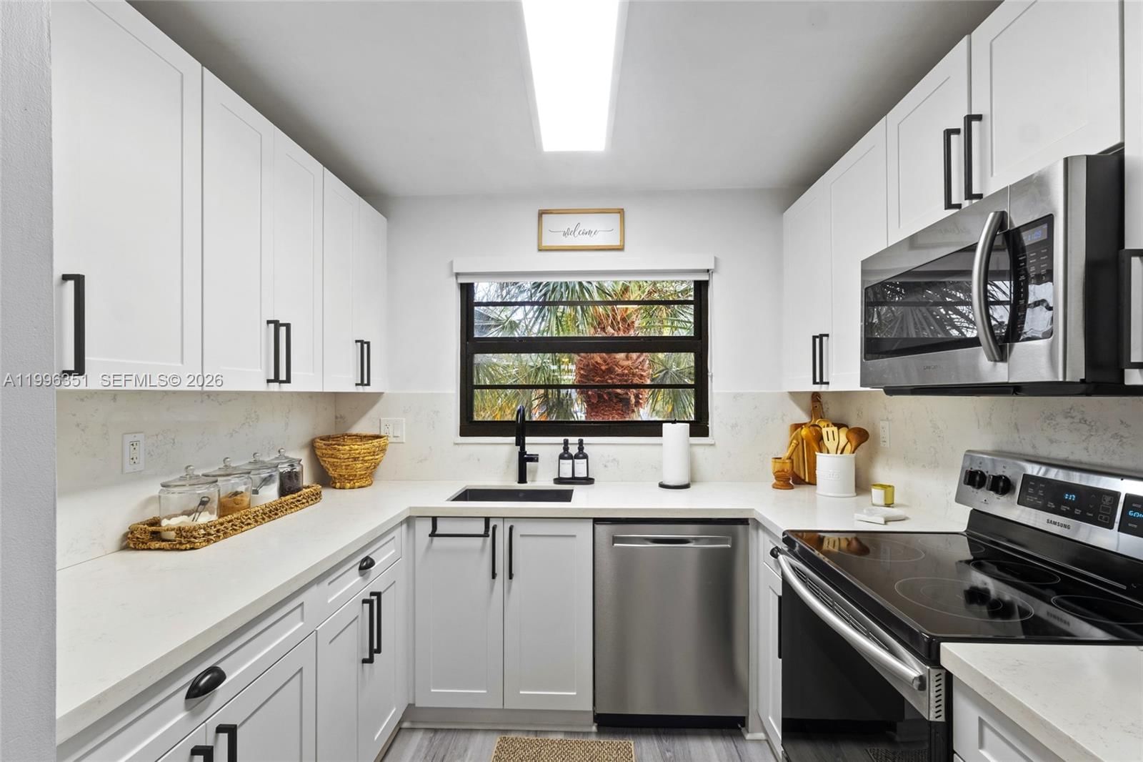 Real estate property located at 1101 Colony Point Cir #301, Broward, Colony Point 4 Condo, Pembroke Pines, FL