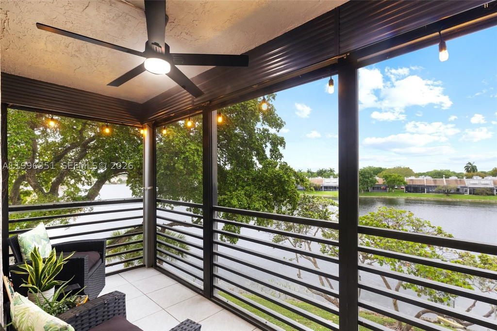 Real estate property located at 1101 Colony Point Cir #301, Broward, Colony Point 4 Condo, Pembroke Pines, FL