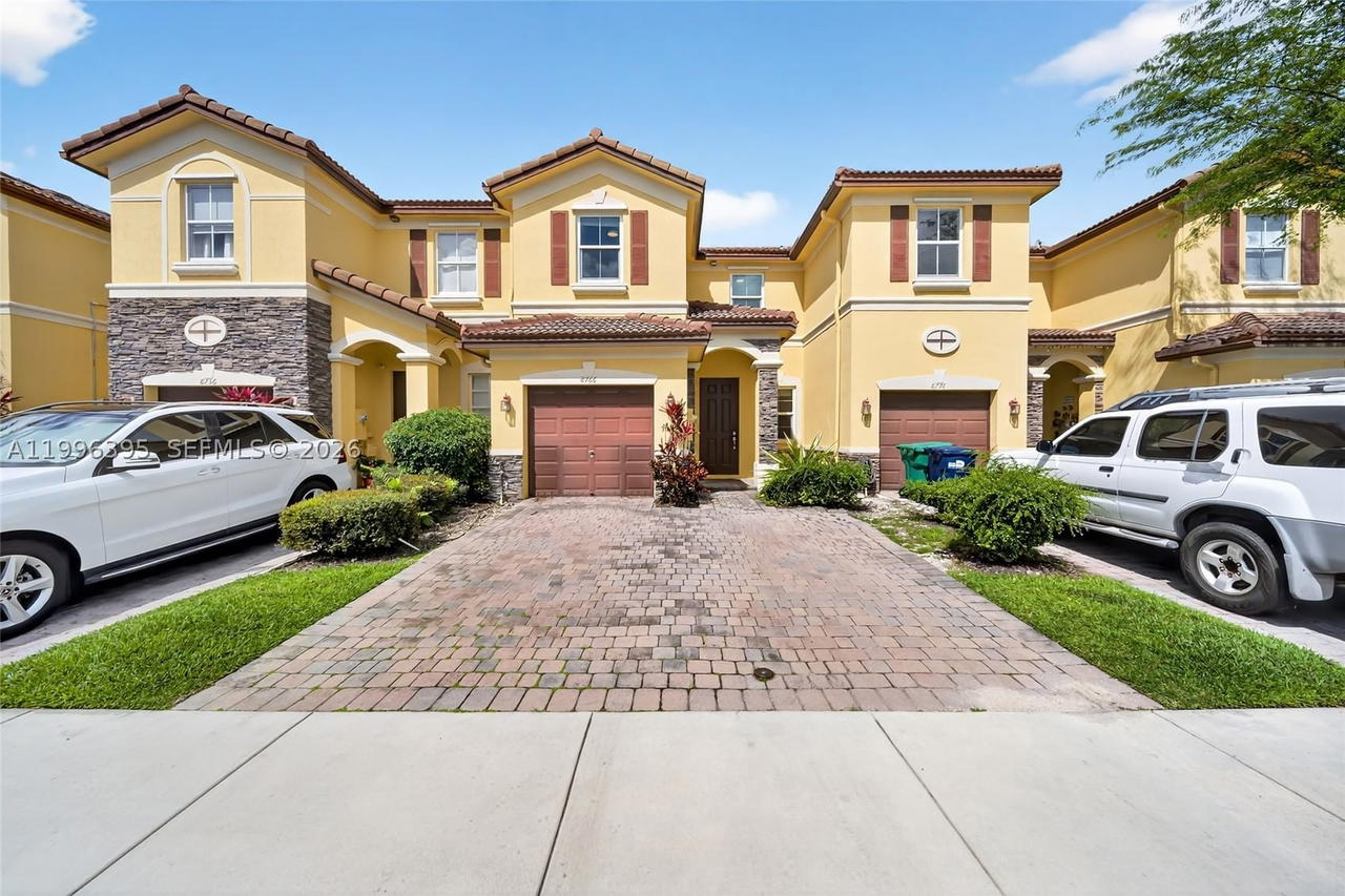 Real estate property located at 8766 112th Path, Miami-dade, Islands At Doral Northwes, Doral, FL