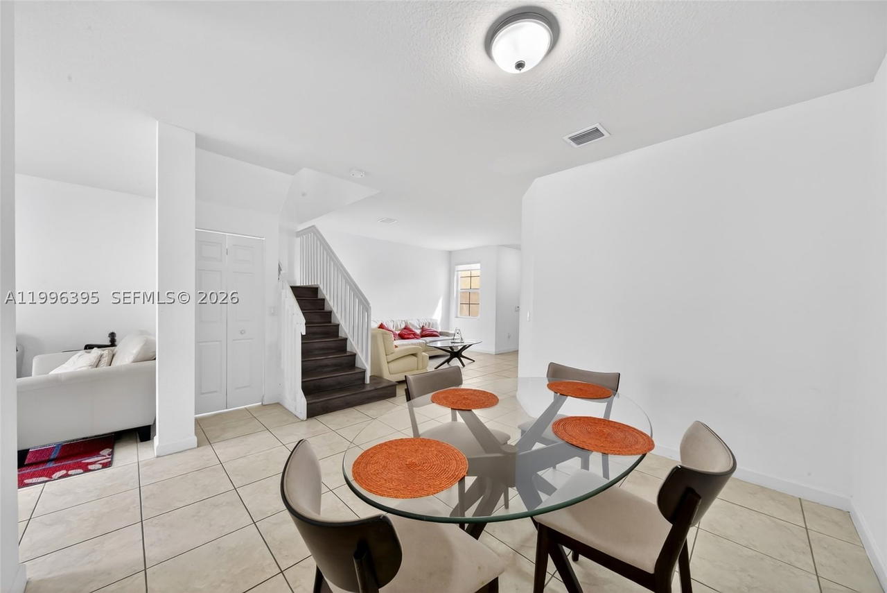 Real estate property located at 8766 112th Path, Miami-dade, Islands At Doral Northwes, Doral, FL