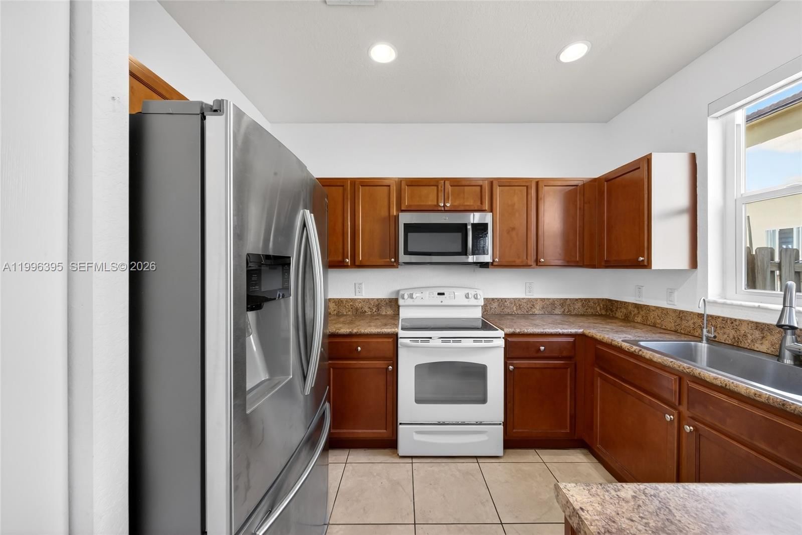 Real estate property located at 8766 112th Path, Miami-dade, Islands At Doral Northwes, Doral, FL