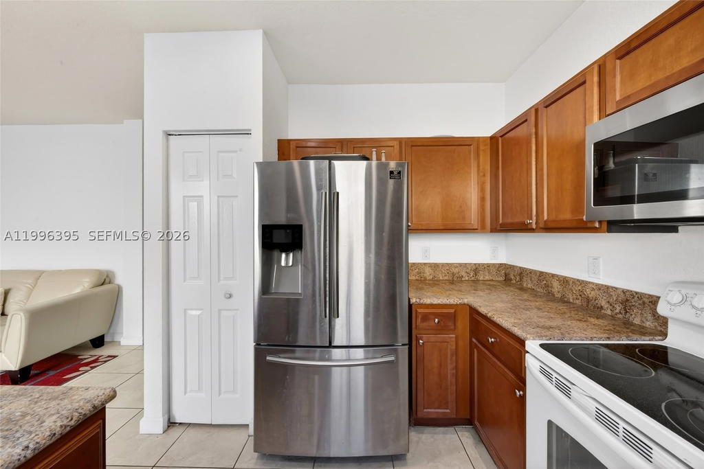 Real estate property located at 8766 112th Path, Miami-dade, Islands At Doral Northwes, Doral, FL