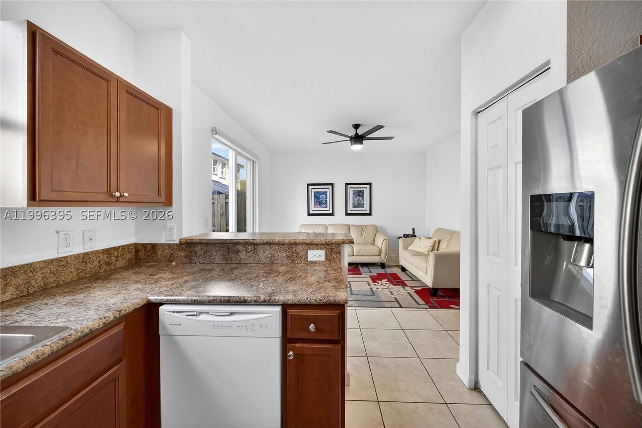 Real estate property located at 8766 112th Path, Miami-dade, Islands At Doral Northwes, Doral, FL
