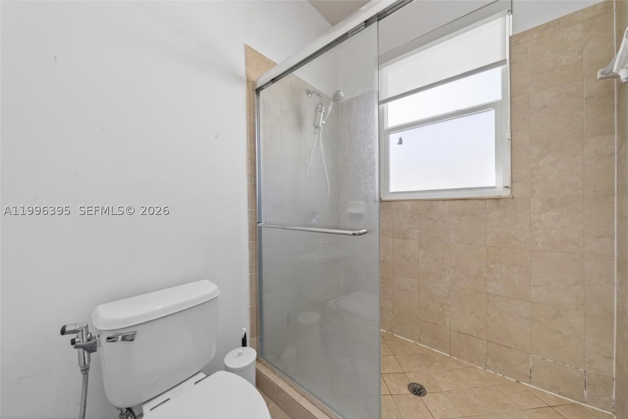 Real estate property located at 8766 112th Path, Miami-dade, Islands At Doral Northwes, Doral, FL