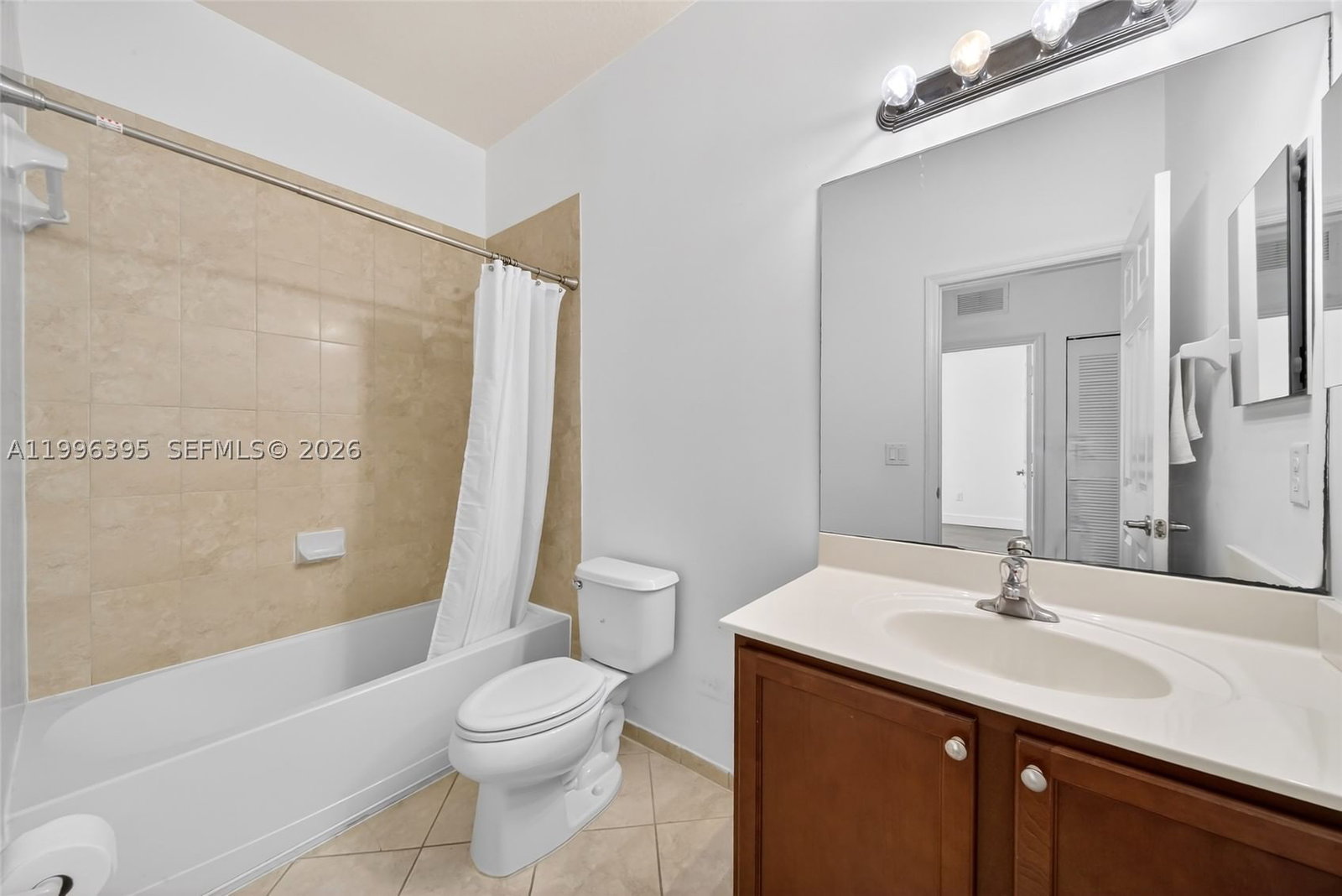 Real estate property located at 8766 112th Path, Miami-dade, Islands At Doral Northwes, Doral, FL