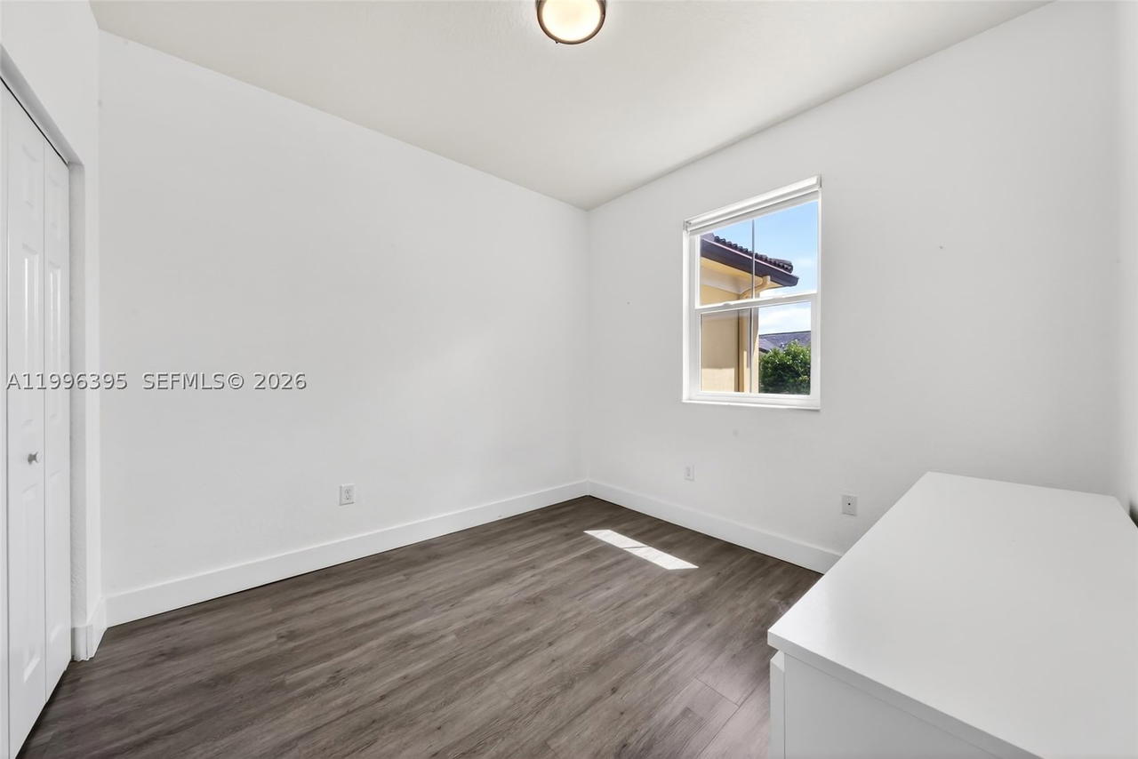 Real estate property located at 8766 112th Path, Miami-dade, Islands At Doral Northwes, Doral, FL