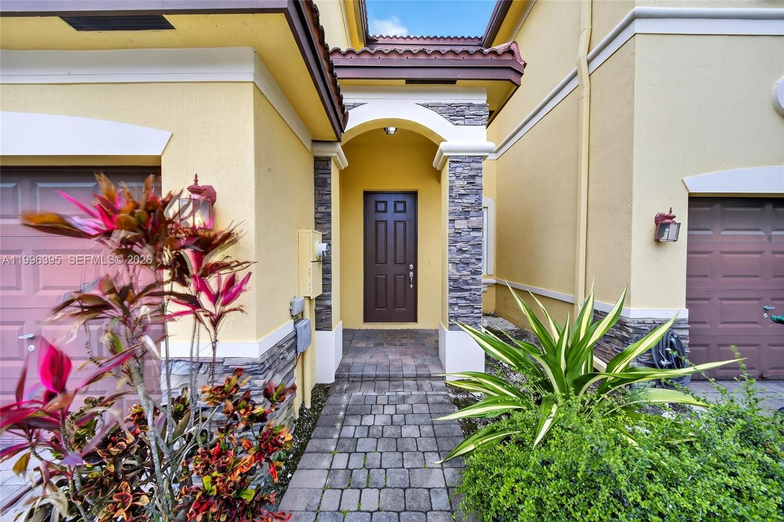 Real estate property located at 8766 112th Path, Miami-dade, Islands At Doral Northwes, Doral, FL