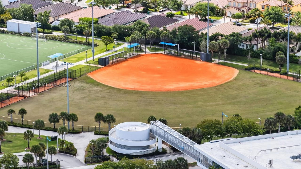 Real estate property located at 8766 112th Path, Miami-dade, Islands At Doral Northwes, Doral, FL