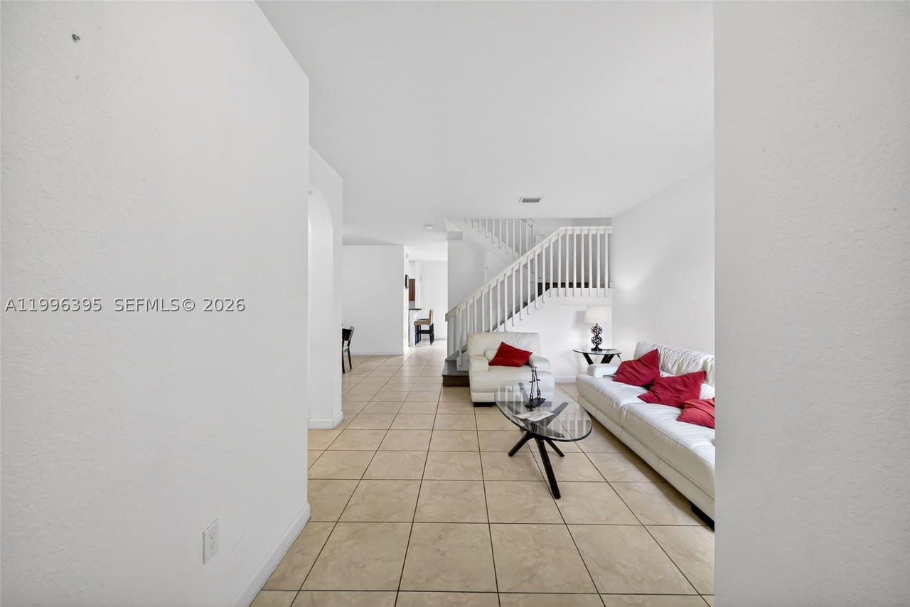 Real estate property located at 8766 112th Path, Miami-dade, Islands At Doral Northwes, Doral, FL