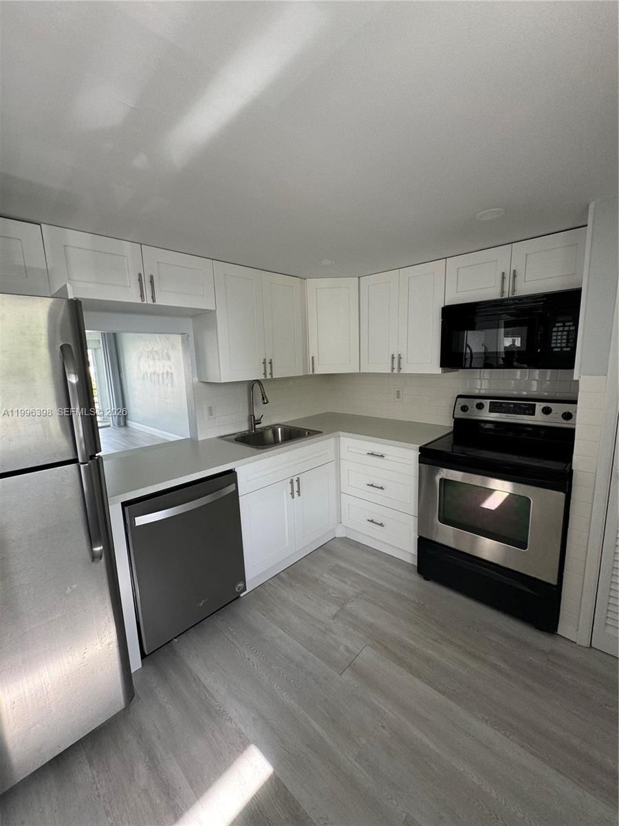 Real estate property located at 1398 191st St C305, Miami-dade, Second Forum Condo, Miami, FL