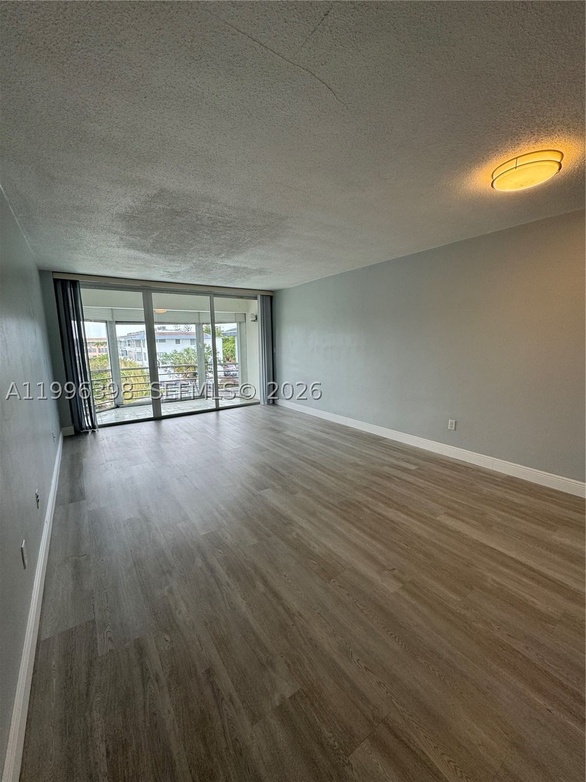 Real estate property located at 1398 191st St C305, Miami-dade, Second Forum Condo, Miami, FL