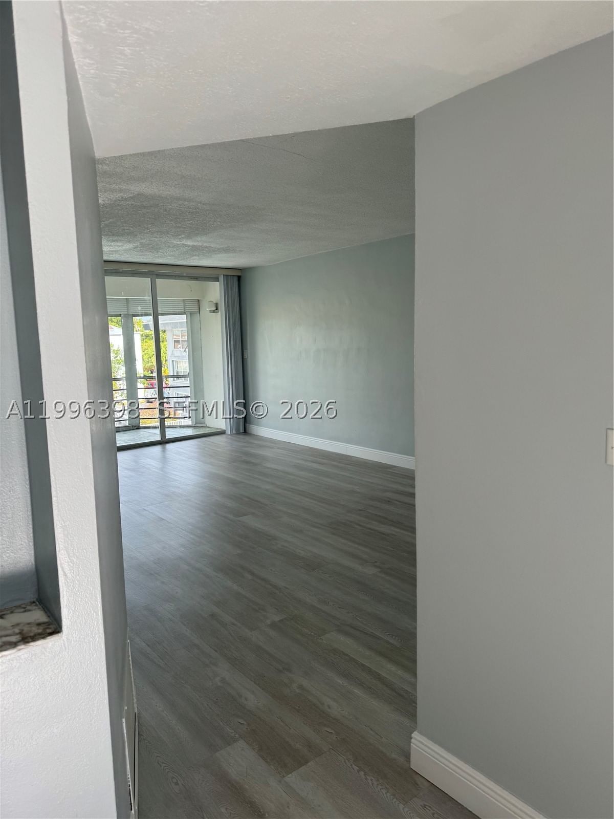 Real estate property located at 1398 191st St C305, Miami-dade, Second Forum Condo, Miami, FL