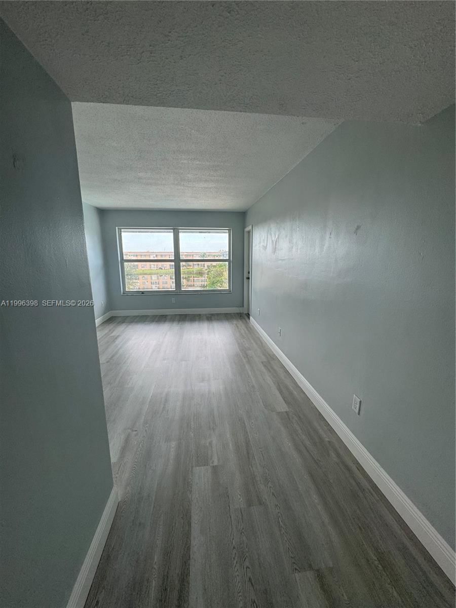 Real estate property located at 1398 191st St C305, Miami-dade, Second Forum Condo, Miami, FL