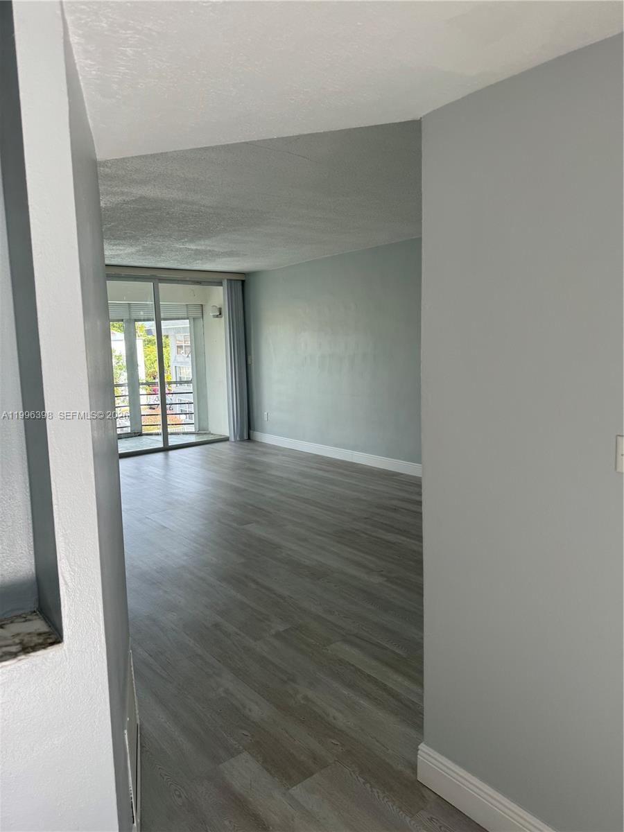 Real estate property located at 1398 191st St C305, Miami-dade, Second Forum Condo, Miami, FL