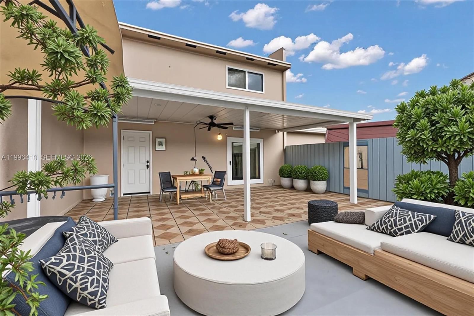 Real estate property located at 19530 55th Circle Place, Miami-dade, Lakes Of Acadia Unit 5, T, Miami Gardens, FL