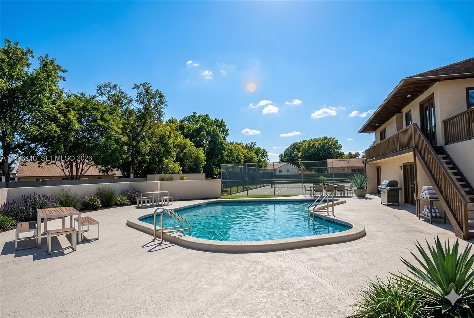 Real estate property located at 19530 55th Circle Place, Miami-dade, Lakes Of Acadia Unit 5, T, Miami Gardens, FL