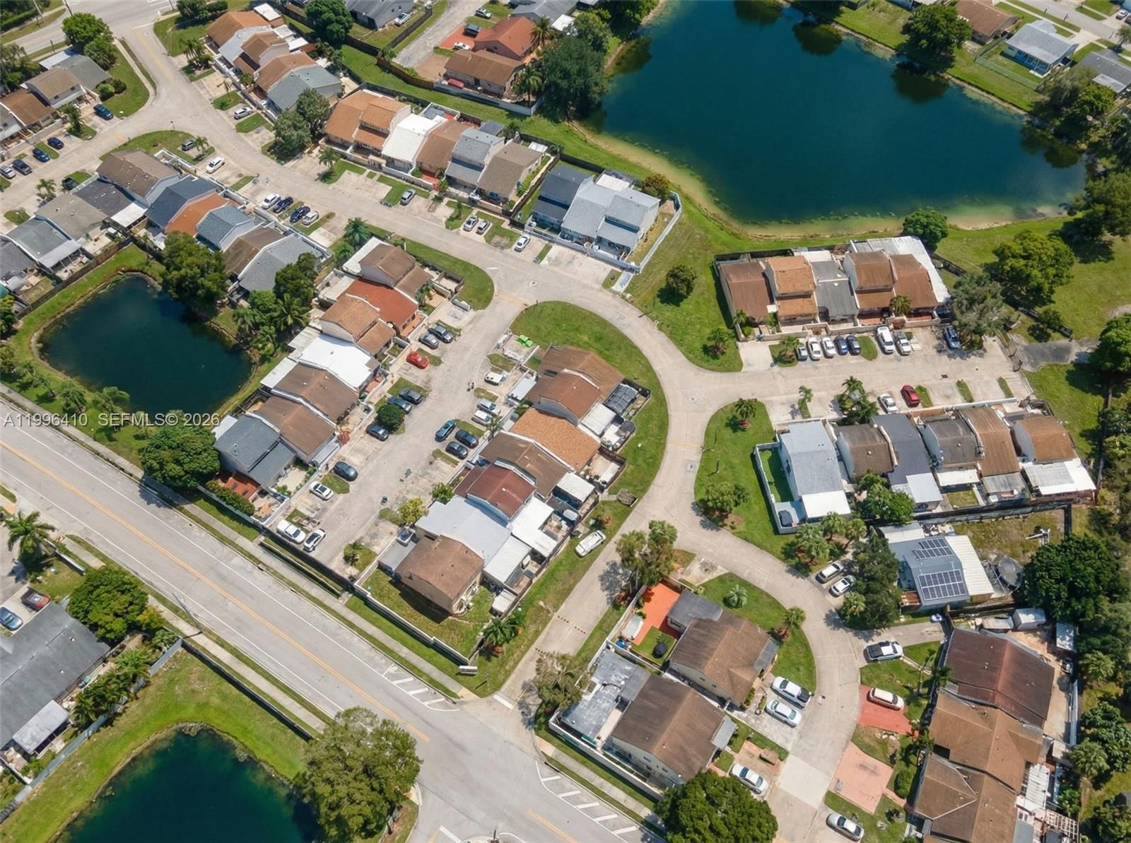 Real estate property located at 19530 55th Circle Place, Miami-dade, Lakes Of Acadia Unit 5, T, Miami Gardens, FL