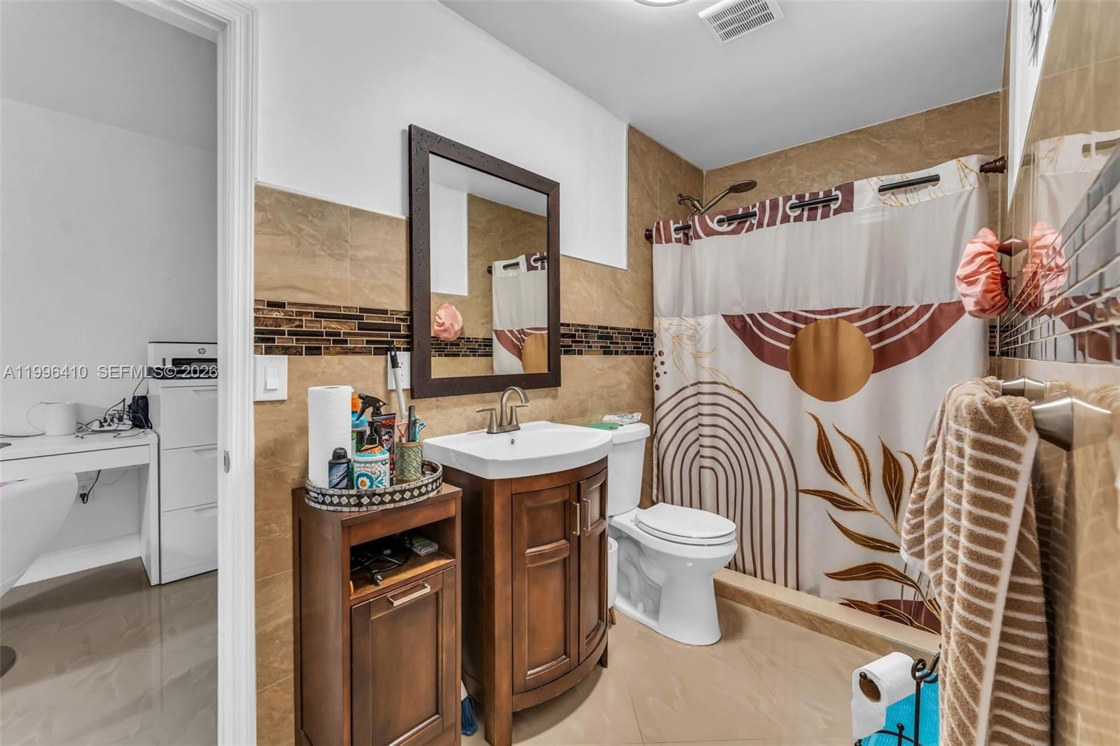 Real estate property located at 19530 55th Circle Place, Miami-dade, Lakes Of Acadia Unit 5, T, Miami Gardens, FL