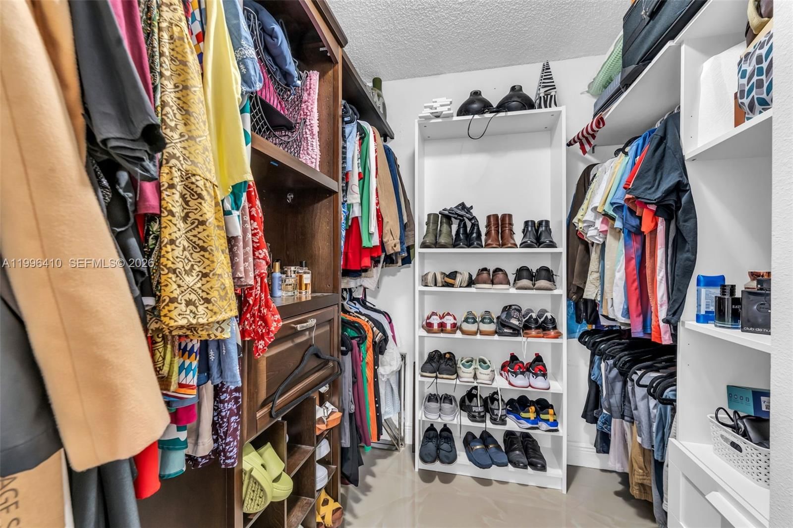 Real estate property located at 19530 55th Circle Place, Miami-dade, Lakes Of Acadia Unit 5, T, Miami Gardens, FL