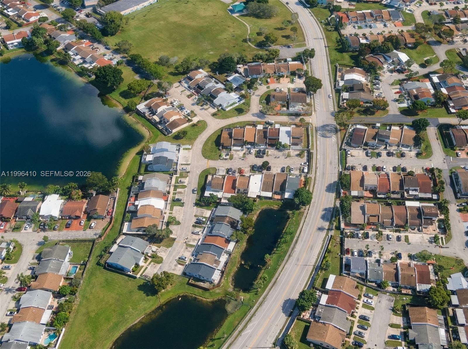 Real estate property located at 19530 55th Circle Place, Miami-dade, Lakes Of Acadia Unit 5, T, Miami Gardens, FL