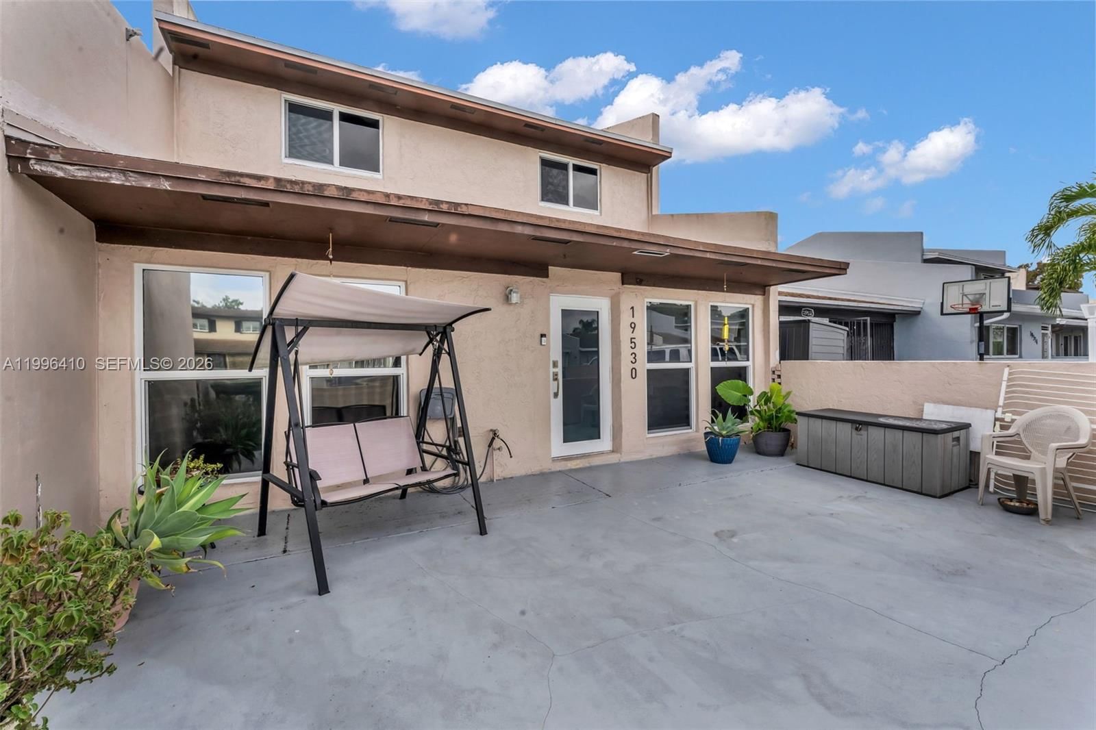 Real estate property located at 19530 55th Circle Place, Miami-dade, Lakes Of Acadia Unit 5, T, Miami Gardens, FL