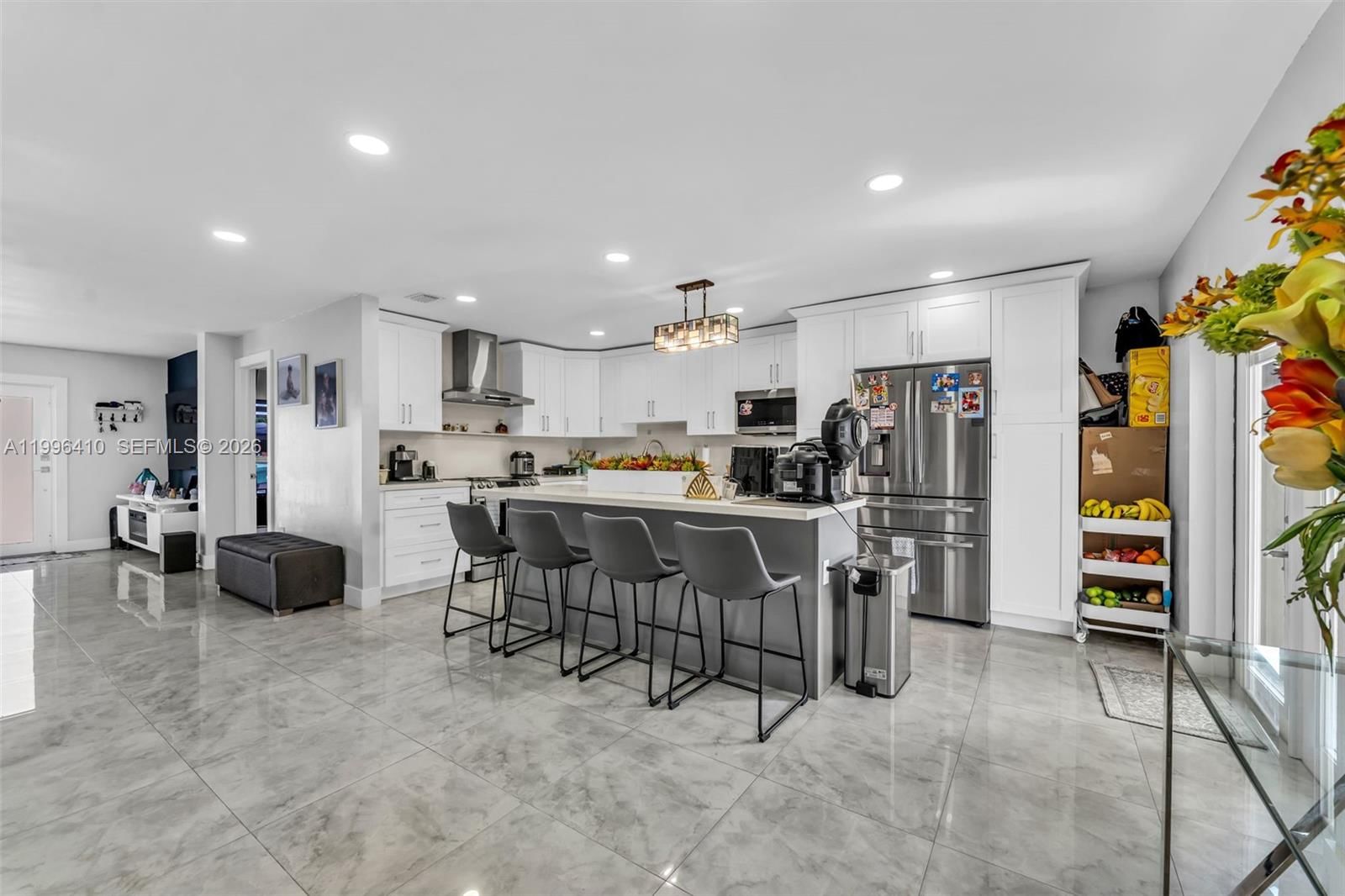 Real estate property located at 19530 55th Circle Place, Miami-dade, Lakes Of Acadia Unit 5, T, Miami Gardens, FL