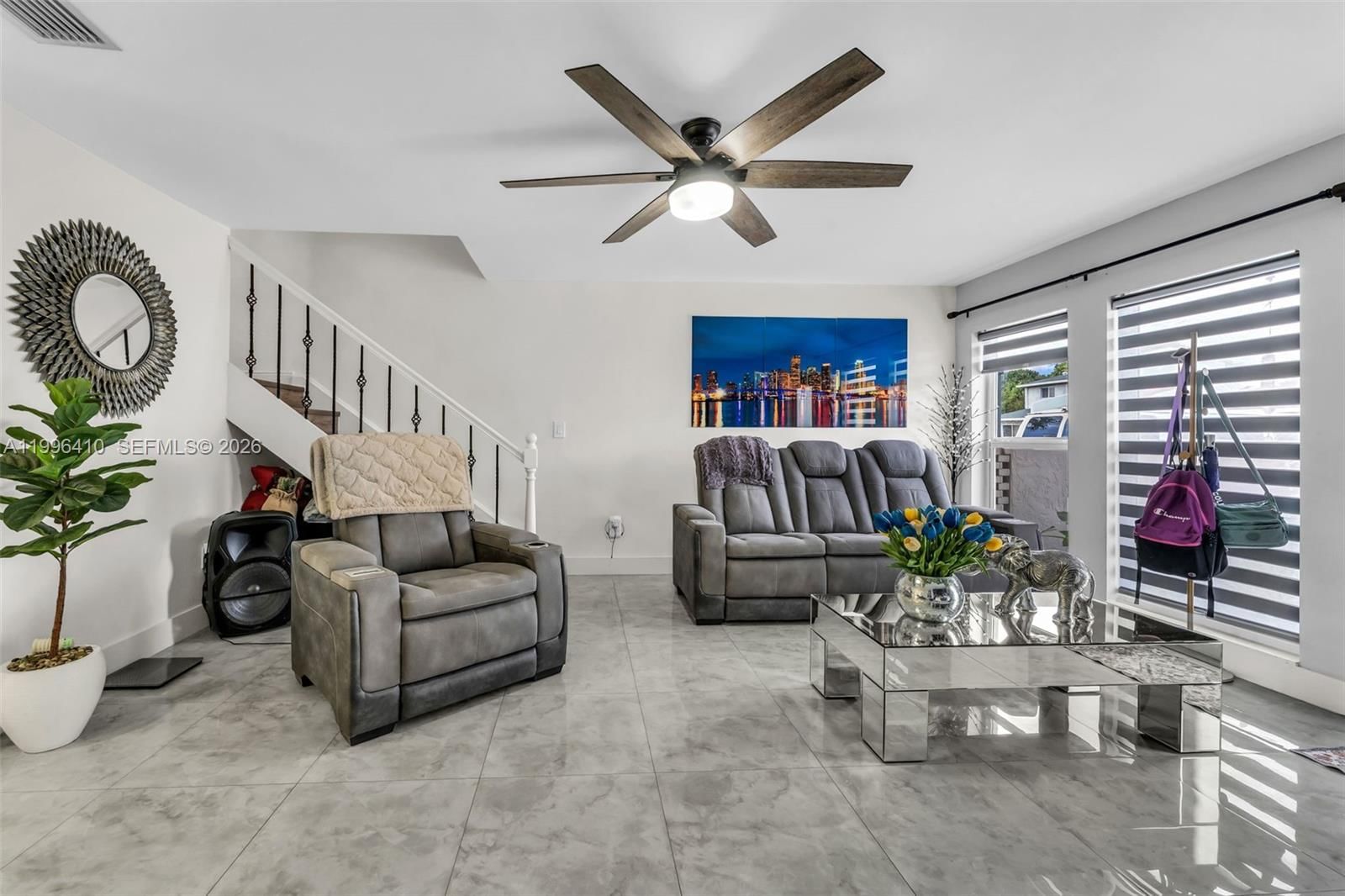 Real estate property located at 19530 55th Circle Place, Miami-dade, Lakes Of Acadia Unit 5, T, Miami Gardens, FL