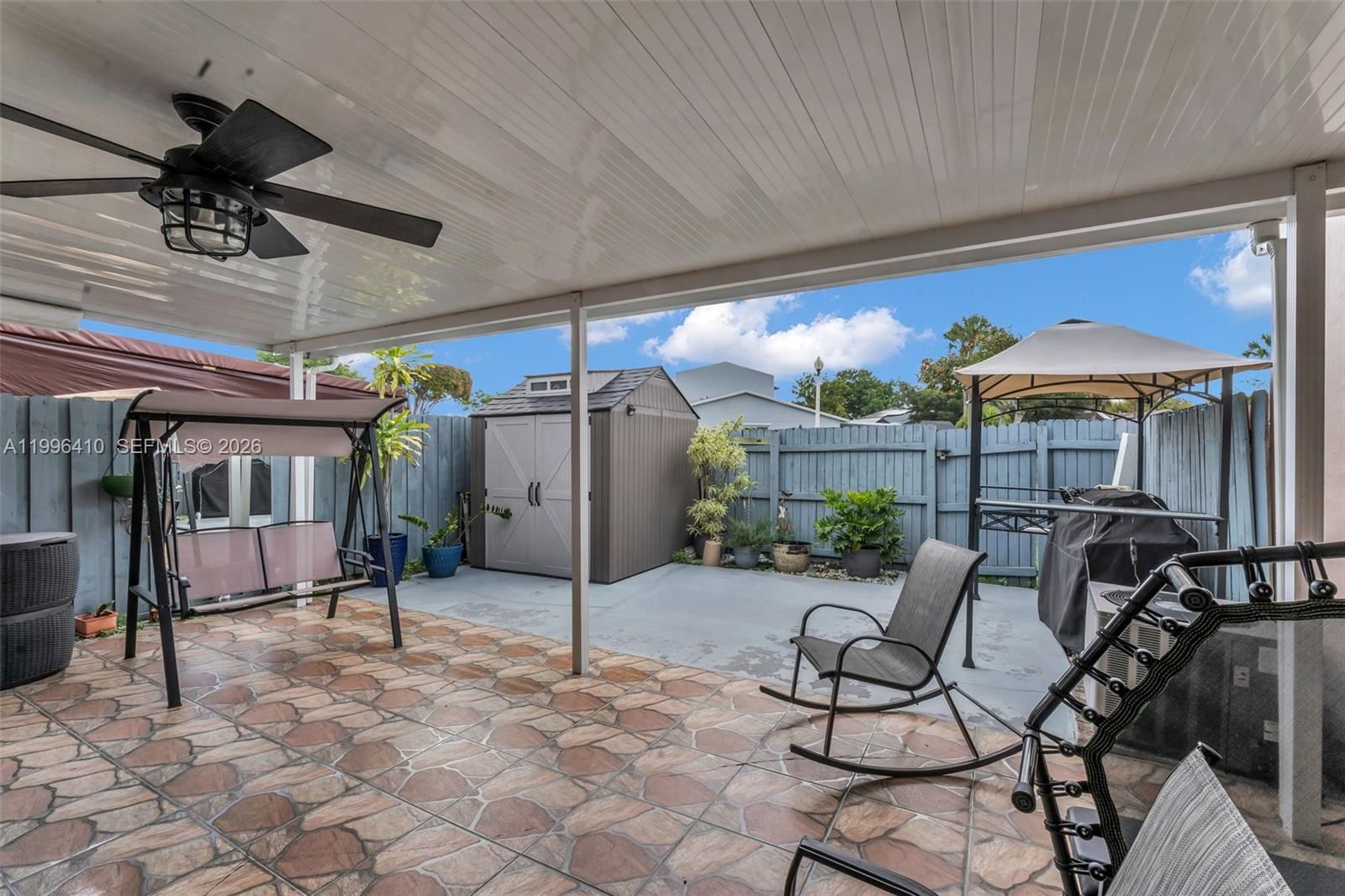 Real estate property located at 19530 55th Circle Place, Miami-dade, Lakes Of Acadia Unit 5, T, Miami Gardens, FL