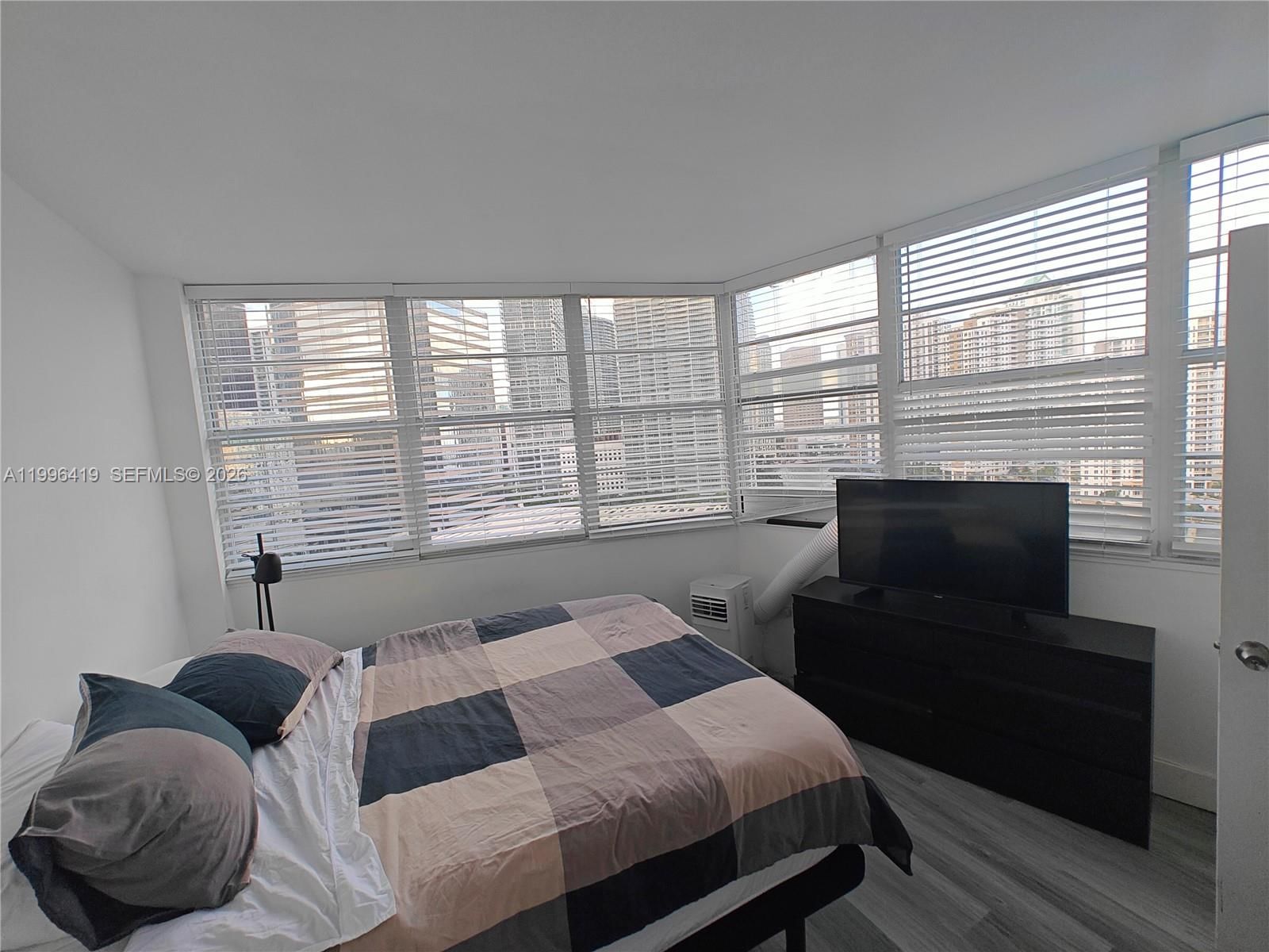 Real estate property located at 801 Brickell Bay Dr #1961, Miami-dade, Four Ambassadors Condo Ph, Miami, FL