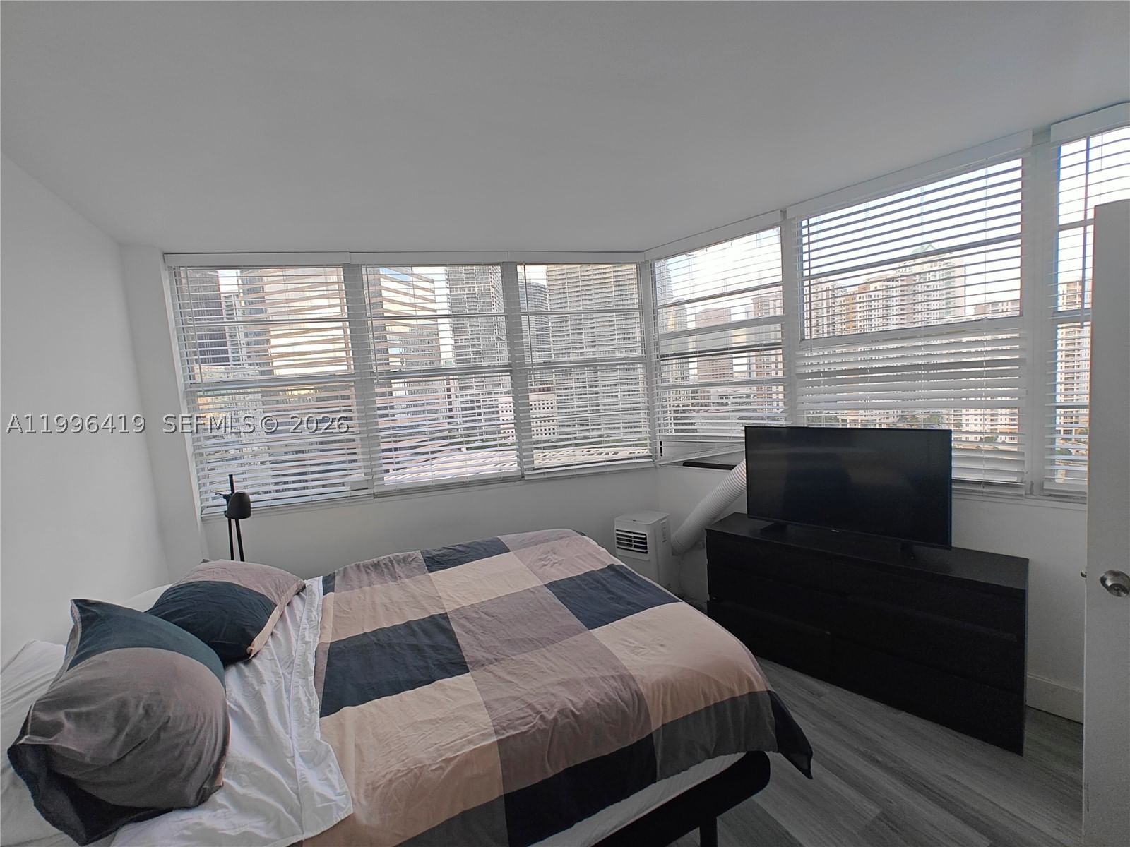 Real estate property located at 801 Brickell Bay Dr #1961, Miami-dade, Four Ambassadors Condo Ph, Miami, FL