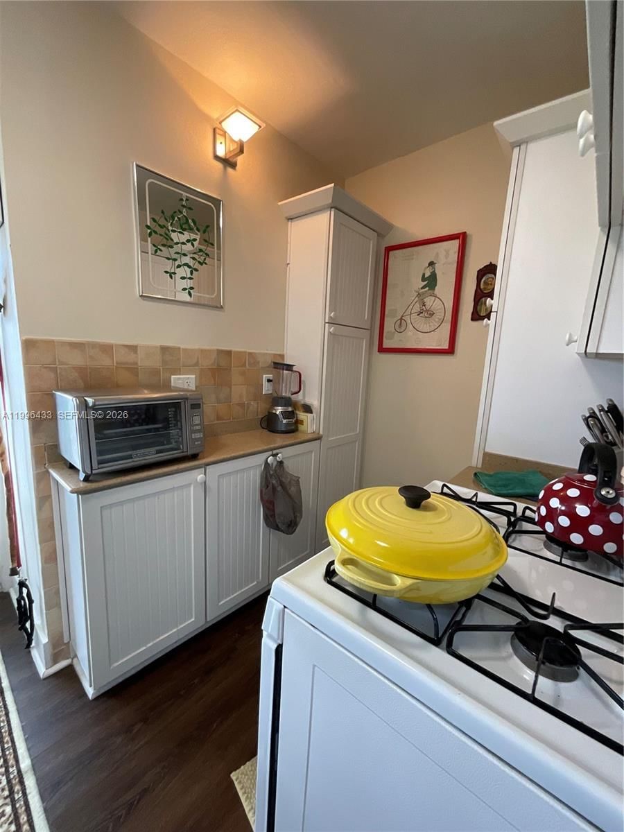 Real estate property located at 1004 Pennsylvania Ave #15, Miami-dade, Pen-ten Co-op Apts Inc, Miami Beach, FL