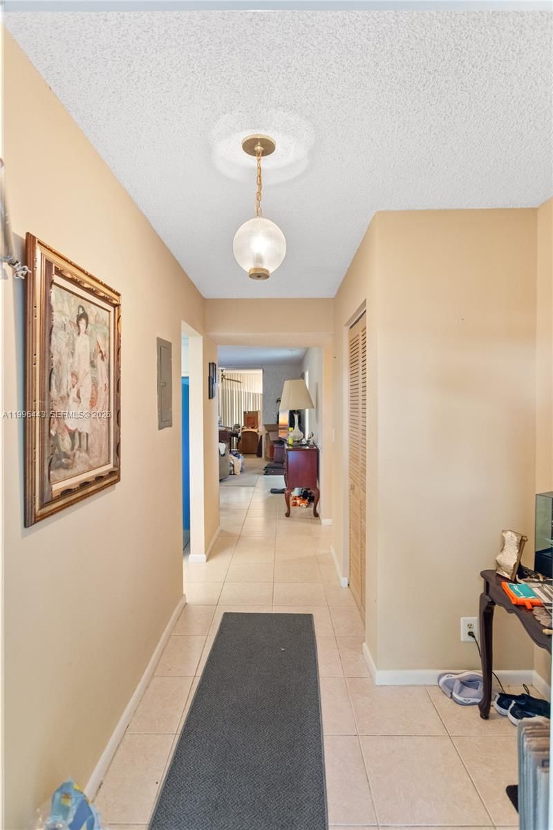 Real estate property located at 7640 18th St #104, Broward, 12b Of Palm Springs 2 Con, Margate, FL