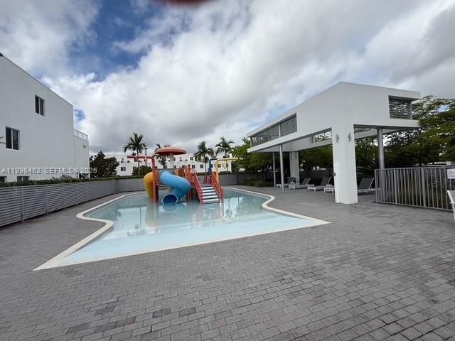 Real estate property located at 10412 63rd Ter, Miami-dade, Landmark At Doral, Doral, FL