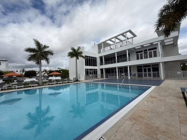 Real estate property located at 10412 63rd Ter, Miami-dade, Landmark At Doral, Doral, FL