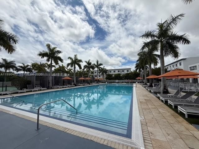 Real estate property located at 10412 63rd Ter, Miami-dade, Landmark At Doral, Doral, FL