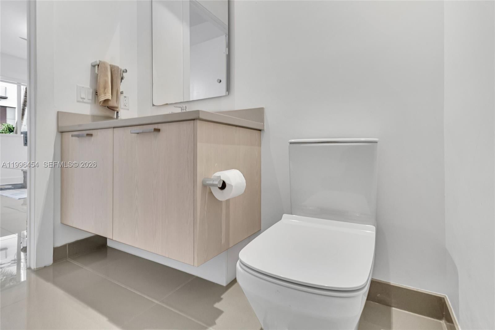 Real estate property located at 1045 18th Ave #102, Broward, Galleria Lofts Condo, Fort Lauderdale, FL