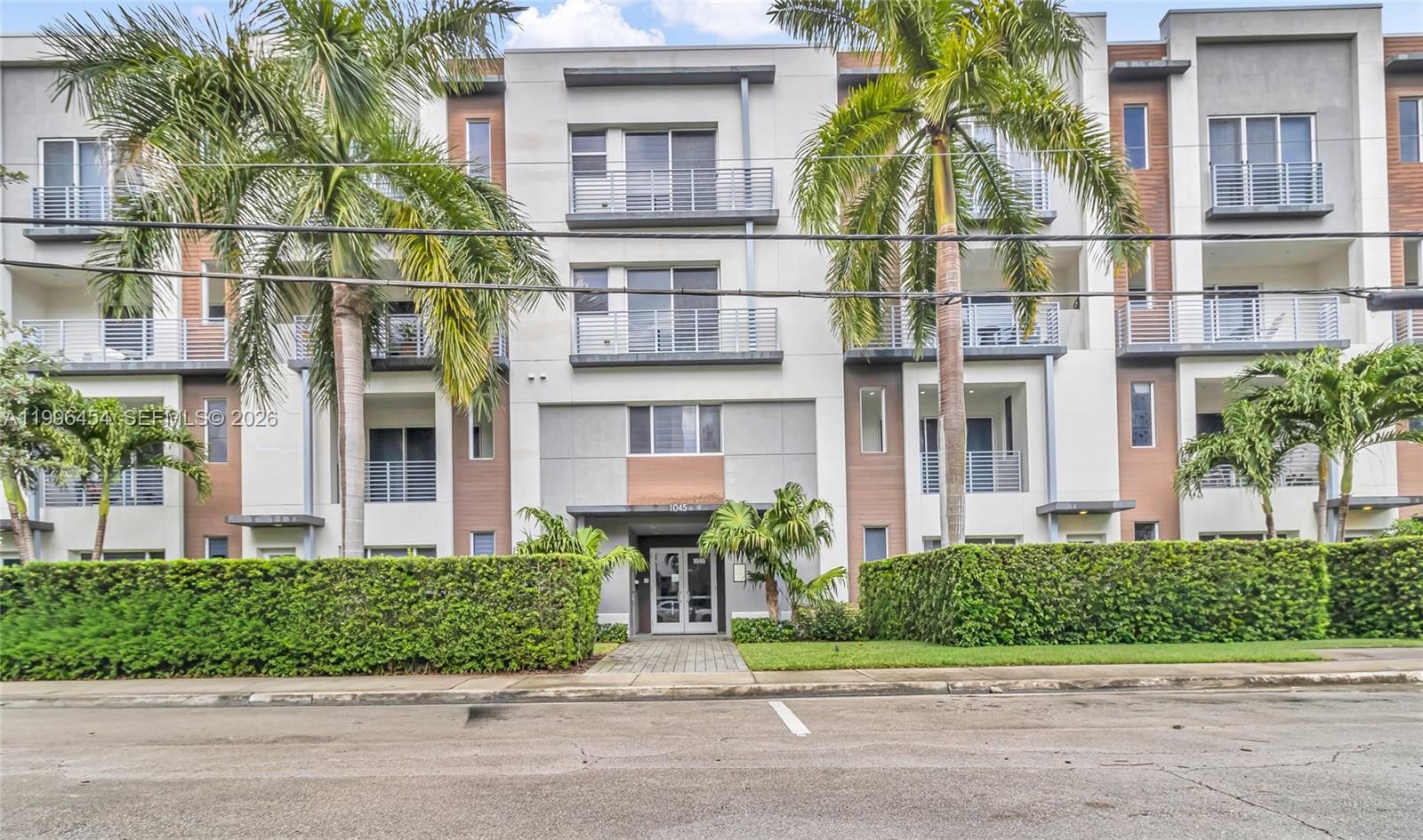 Real estate property located at 1045 18th Ave #102, Broward, Galleria Lofts Condo, Fort Lauderdale, FL