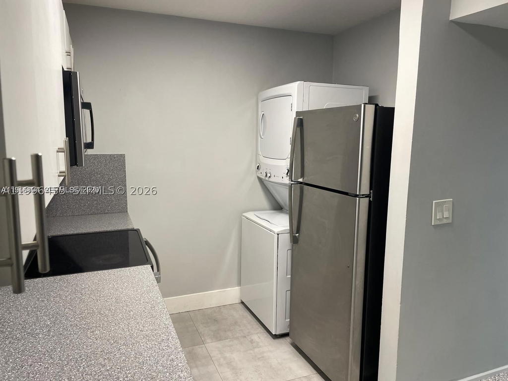 Real estate property located at 15354 72nd St #31-11, Miami-dade, Rozland Condo, Miami, FL