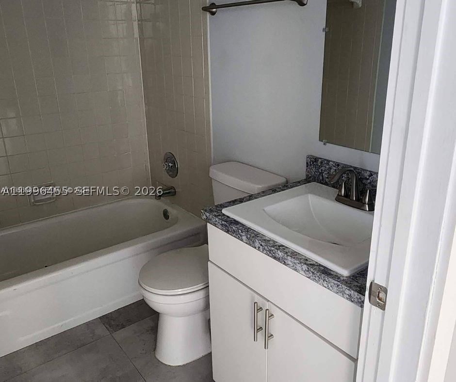 Real estate property located at 15354 72nd St #31-11, Miami-dade, Rozland Condo, Miami, FL