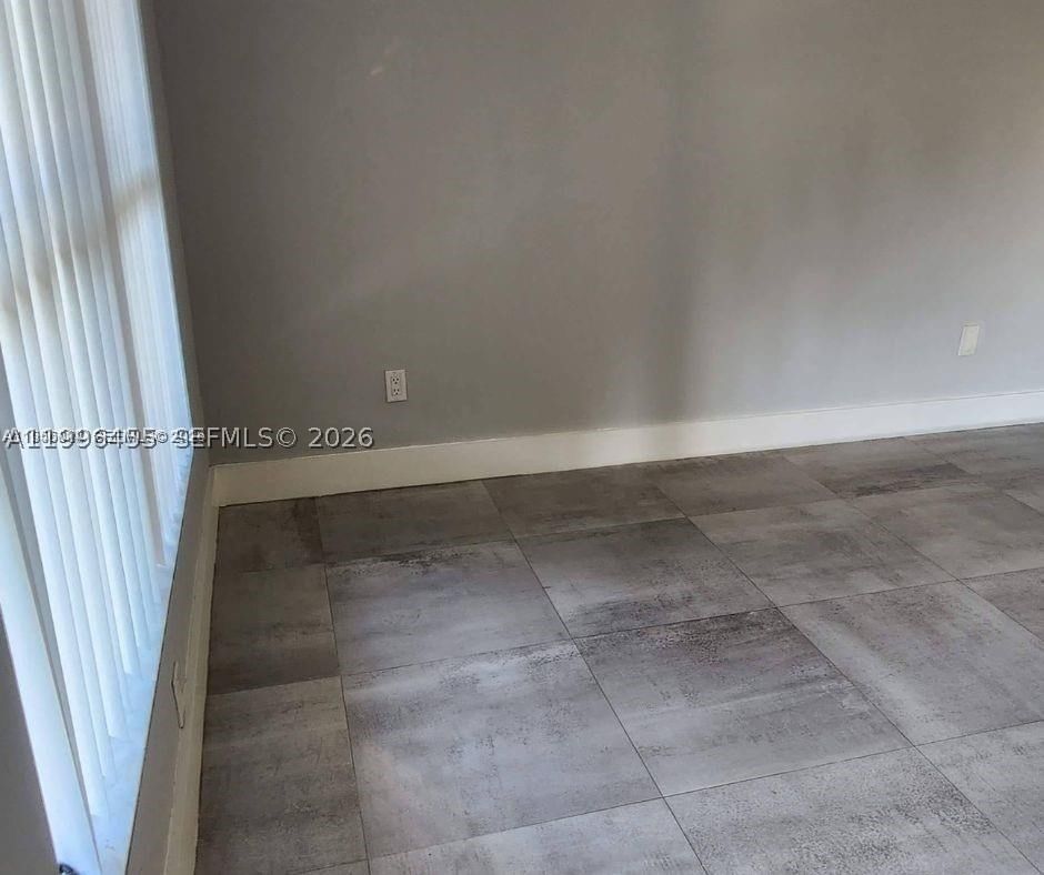 Real estate property located at 15354 72nd St #31-11, Miami-dade, Rozland Condo, Miami, FL