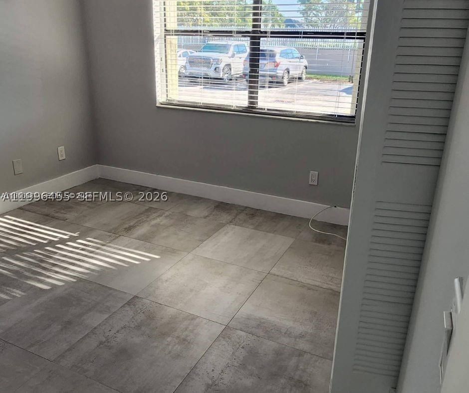 Real estate property located at 15354 72nd St #31-11, Miami-dade, Rozland Condo, Miami, FL