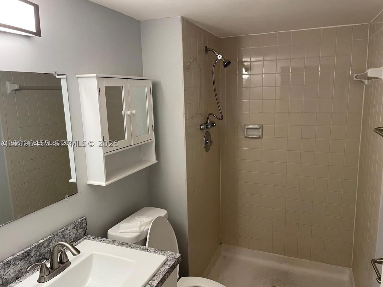 Real estate property located at 15354 72nd St #31-11, Miami-dade, Rozland Condo, Miami, FL